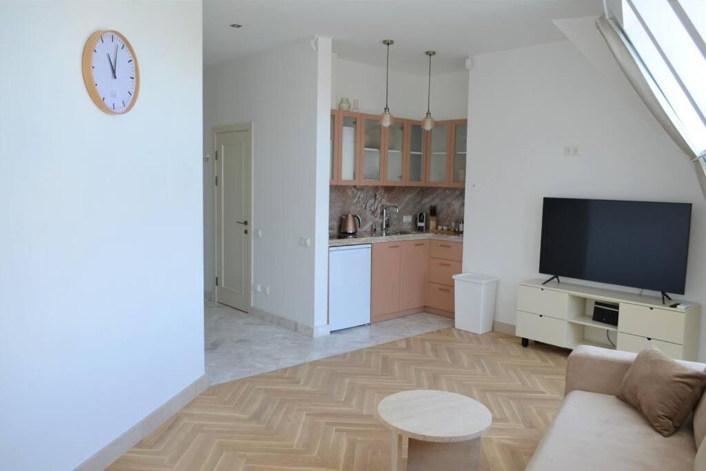 Luxury Apartment With A Balcony And View In Riga Old Town Экстерьер фото