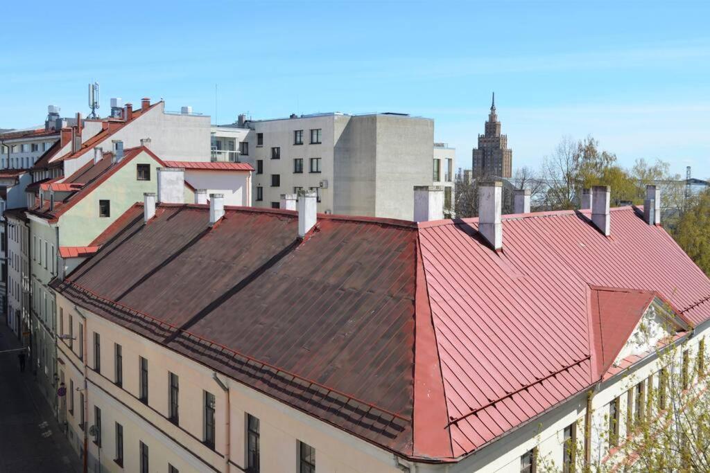 Luxury Apartment With A Balcony And View In Riga Old Town Экстерьер фото