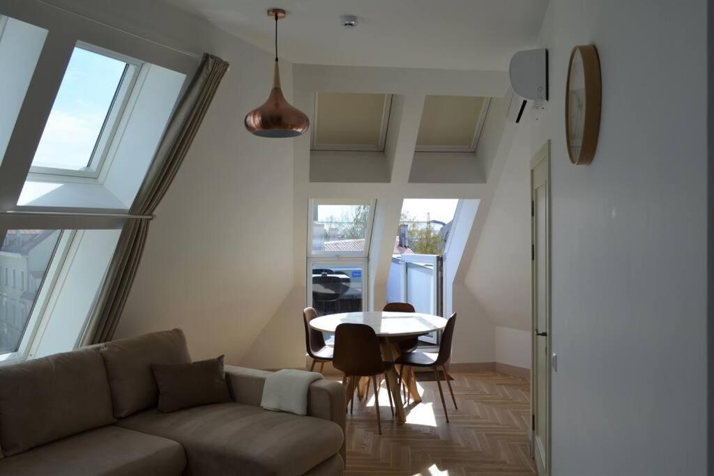 Luxury Apartment With A Balcony And View In Riga Old Town Экстерьер фото