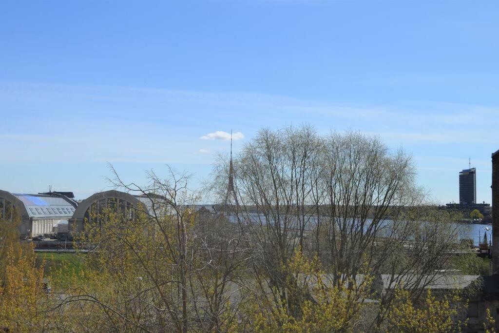 Luxury Apartment With A Balcony And View In Riga Old Town Экстерьер фото