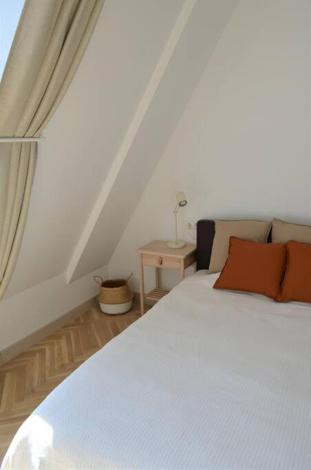 Luxury Apartment With A Balcony And View In Riga Old Town Экстерьер фото