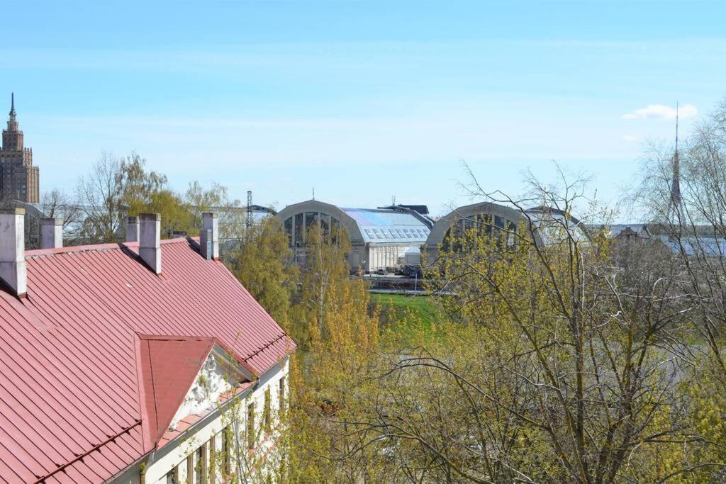 Luxury Apartment With A Balcony And View In Riga Old Town Экстерьер фото